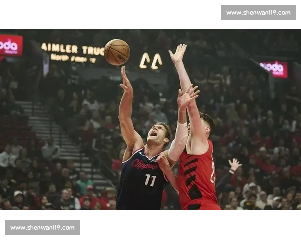 大洛佩斯意外转投快船！2 年 1800 万截胡湖人，洛城德比再添变数