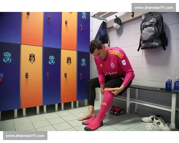 卡西神扑 + 网友调侃:阿圭罗单刀不进,射术堪忧? 卡西神扑 + 网友调侃:阿圭罗单刀不进,射术堪忧?