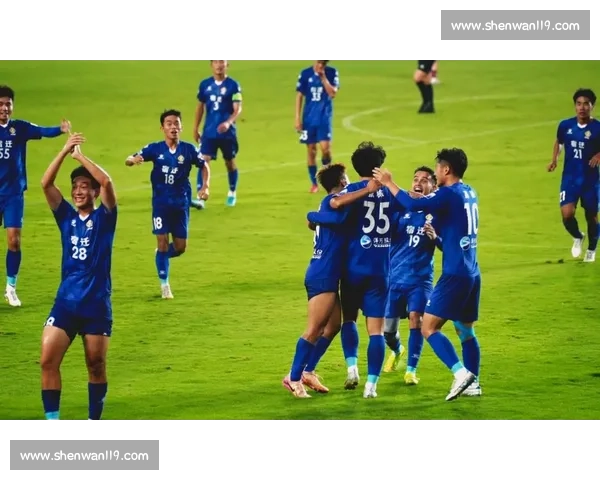 苏超单场 3 万观众破纪录！媒体人：看热闹正是足球魅力的起点