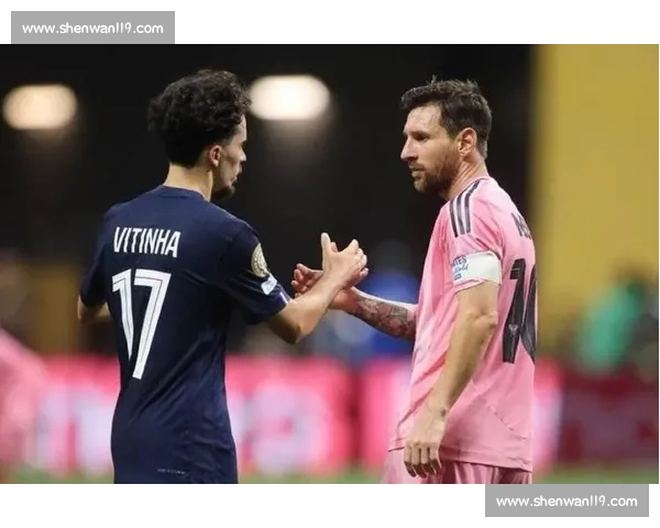 登贝莱:谨慎复出剑指金球 温情重逢致敬梅西 登贝莱:谨慎复出剑指金球 温情重逢致敬梅西